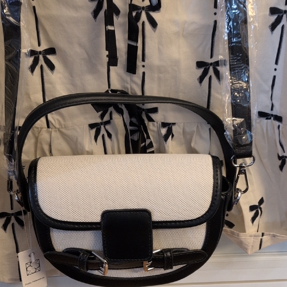 Sage & Fig Bow Print Peplum Blouse in Cream & Black With Crossbody - Picture 5 of 9